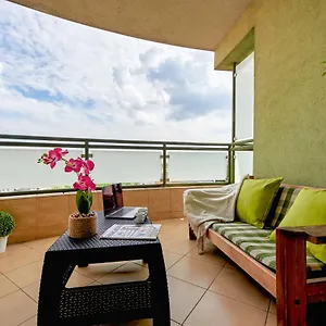 https://family-apartment-on-aleje-jerozolimskie.warsawhotelspoland.com